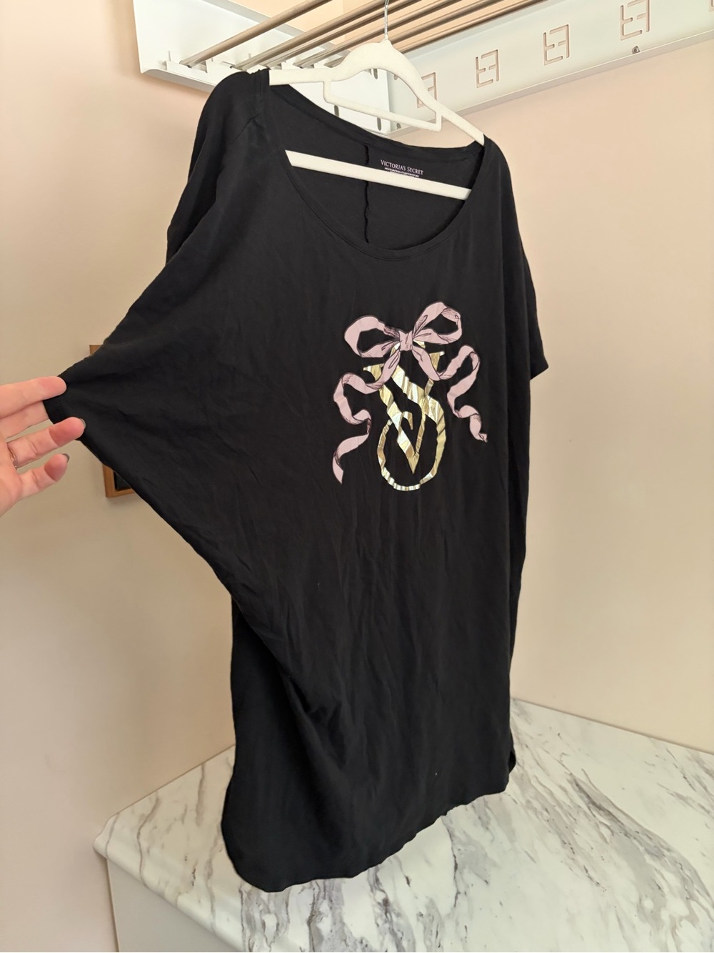 Victoria's Secret Black Metallic Gold VS Logo Ribbon Graphic Tee - Size XL/XXL